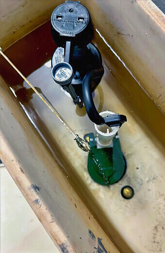 https://blockeddrainsnollamara.com.au/uploads/2025/07/blocked-toilet-36989.jpg